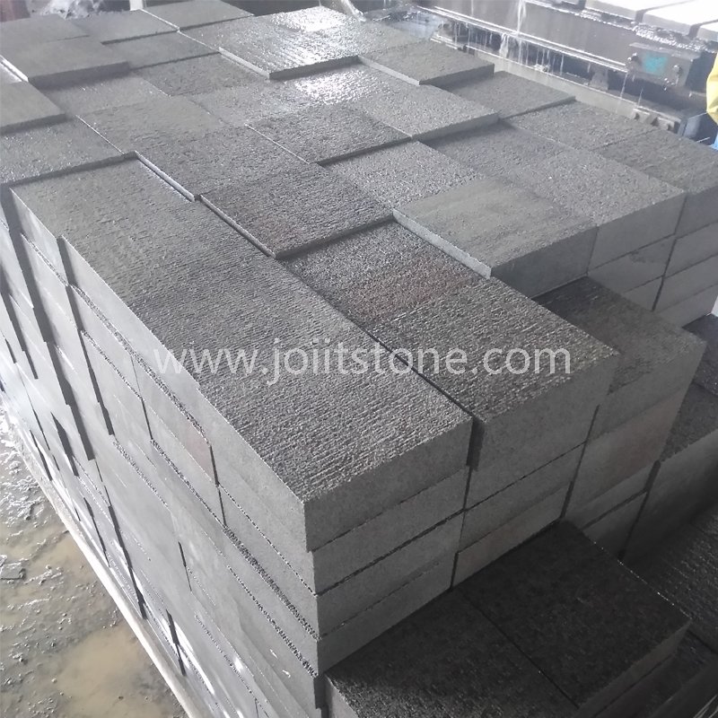 CS009 Black Basalt Chiseled Sawn Cut Edge Cobble Stone
